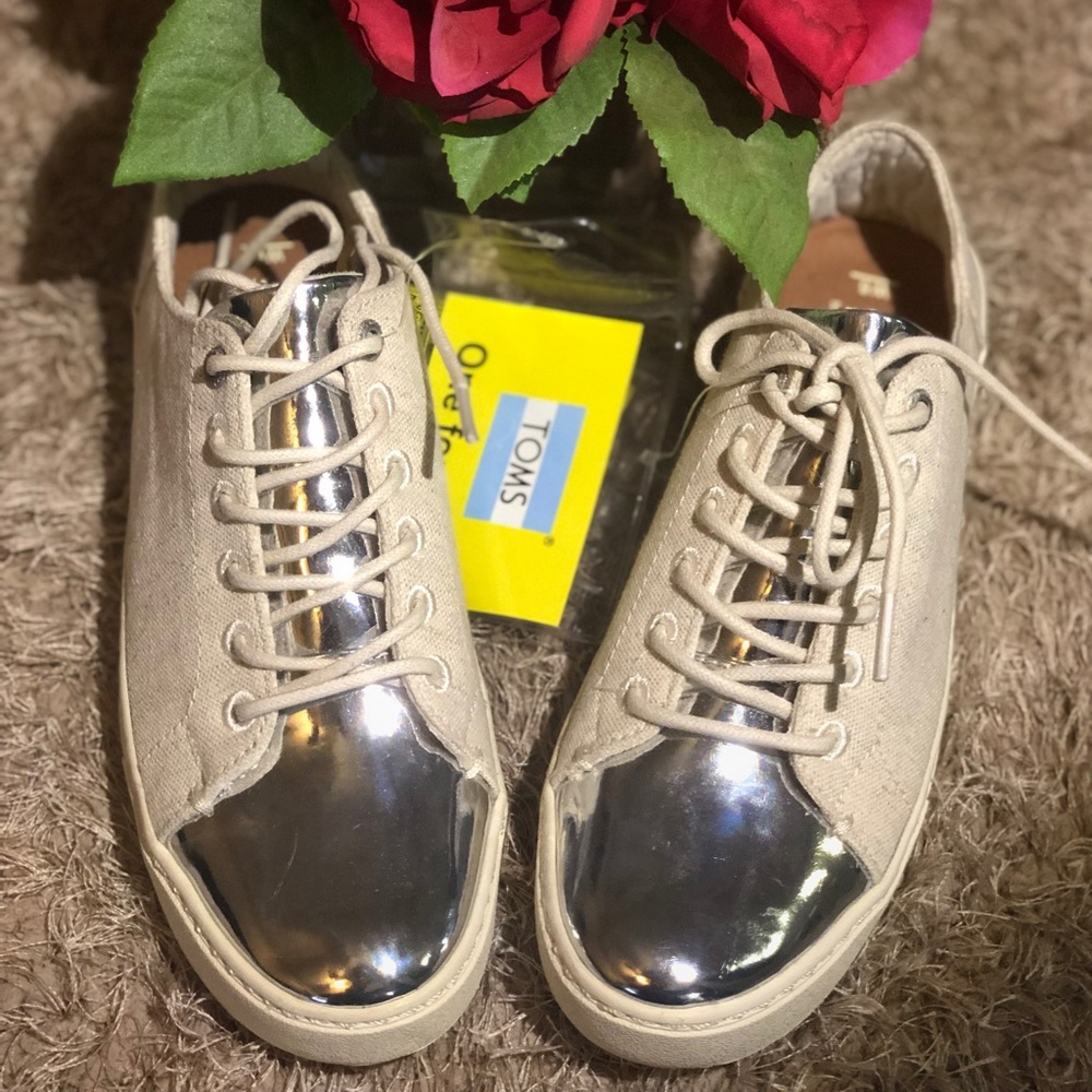 Toms